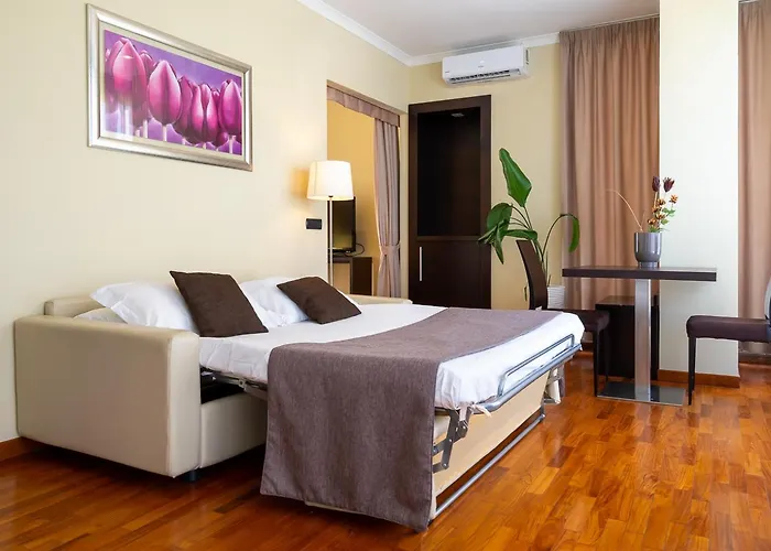 Latina hotels near Miami Beach