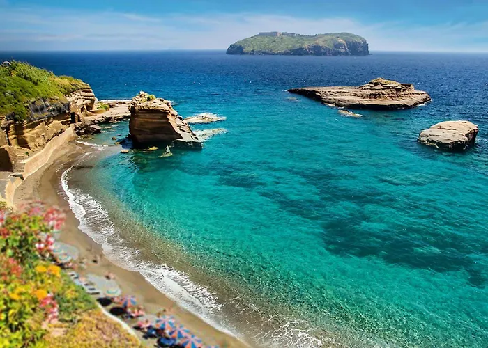 Gaeta hotels near Mausoleum of Cicero