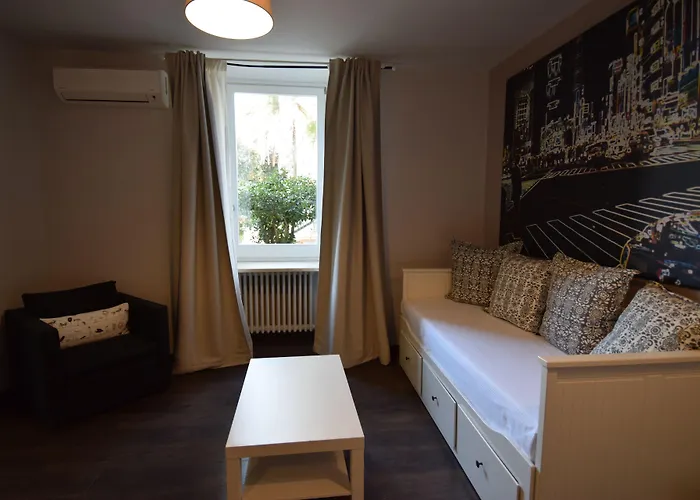 Tivoli hotels near Rocca Pia