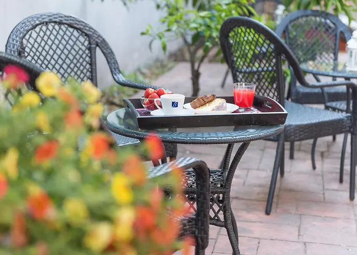 Fiumicino hotels near Porto di Traiano